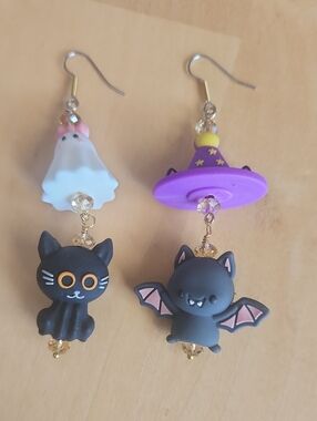 Halloween Black Cat & Bat Dangle Earrings - Super light!!! Hand made